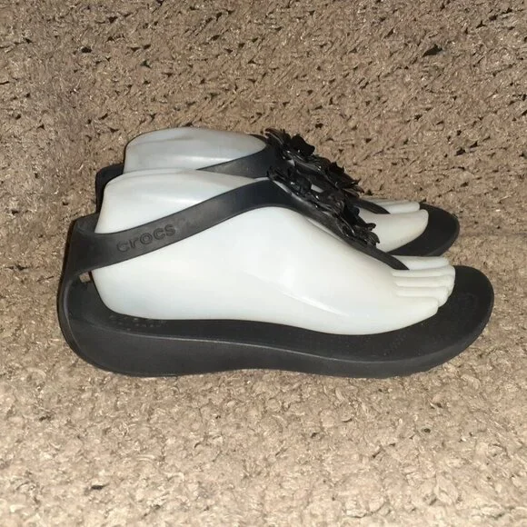 CROCS-Sexi Serena Flip Flop Sandals Black Comfort Thong Floral-Sz 8-Near Mint - Picture 4 of 7